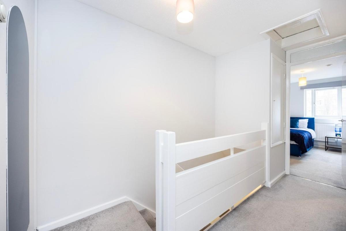 Apartment The Blue Hideaway - Spacious Battersea House With Private Garden London