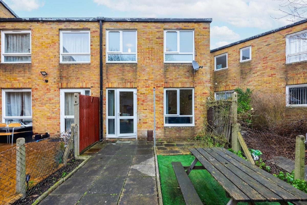 The Blue Hideaway - Spacious Battersea House With Private Garden Apartment
